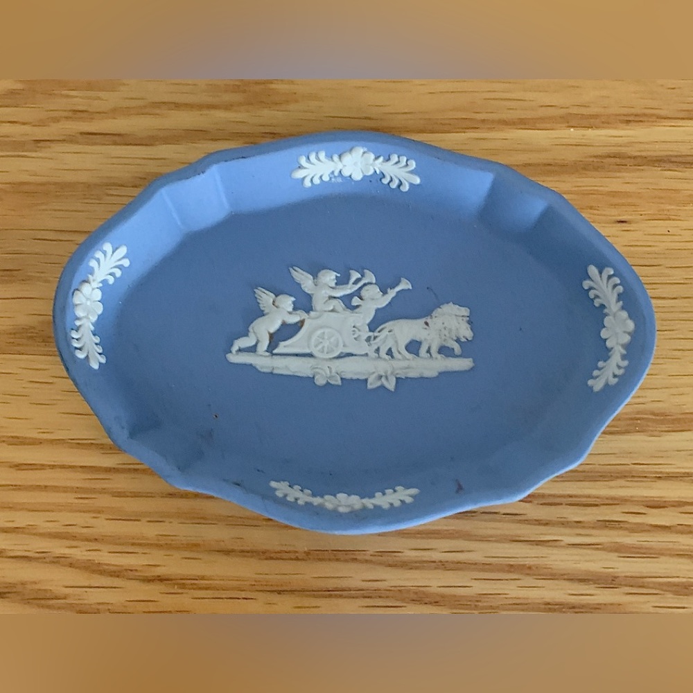🔷Blue Wedgwood Blue Dish